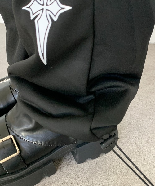 lilful(リルフル)の「クロスプリントモノトーンルーズスウェットパンツ(スウェットパンツ・レディース・ホワイト/ブラック・M/S)」の16枚目の写真