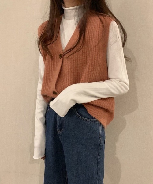 shoppinggo(ショッピングゴー)の「ニットベスト トップス 韓国ファッション きれいめ ノースリーブ Vネック ボタン付き 前開け(ベスト・レディース・ブルー/ベージュ/イエロー/オレンジ・FREE)」の16枚目の写真