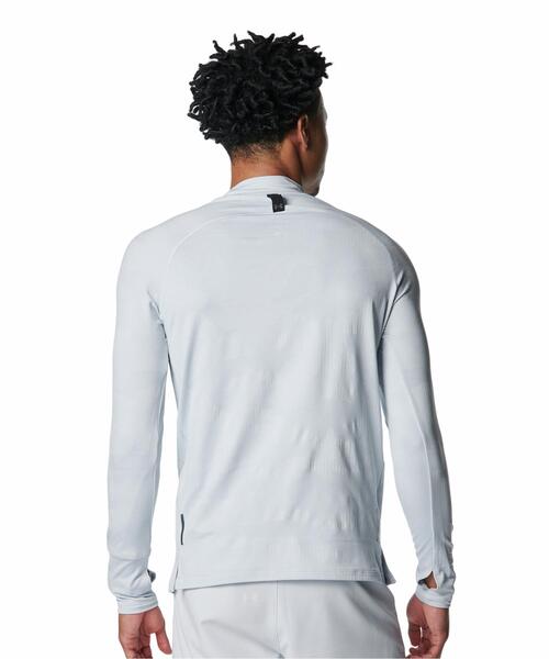 UNDER ARMOUR(アンダーアーマー)の「UAモチベート ジャカード ロングスリーブ シャツ(トレーニング/メンズ)(Tシャツ/カットソー・メンズ・グレー・M/XL/2XL/L/S/3XL)」の2枚目の写真