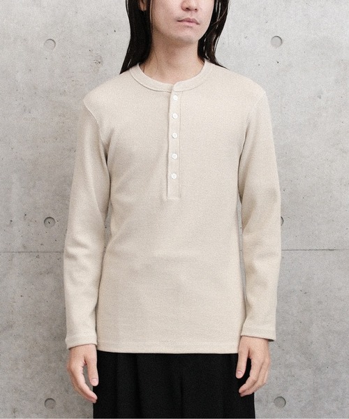 Juha(ユハ)の「THERMAL SKIN HENLEY(Tシャツ/カットソー・メンズ・ナチュラル/ブラック・3/4)」の10枚目の写真