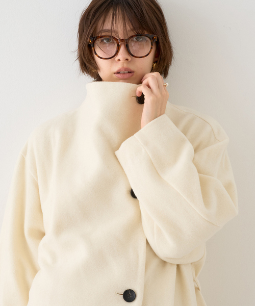 EMMA ROUGE VIF(エマルージュヴィフ)の「【一部店舗限定】ショートビーバーニュアンスカラーコート(その他アウター・レディース・オフホワイト/チャコールグレー・フリー)」の17枚目の写真