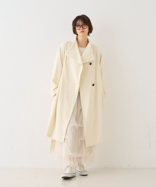 EMMA ROUGE VIF(エマルージュヴィフ)の「【一部店舗限定】ショートビーバーニュアンスカラーコート(その他アウター・レディース・オフホワイト/チャコールグレー・フリー)」の21枚目の写真