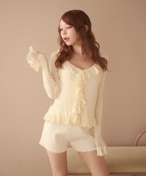 TITTY&CO.（ティティーアンドコー）の「フリルリブニット（カーディガン/ボレロ・レディース・アイボリー/ブルー/ブラック/グレー・FREE）」の2枚目の写真