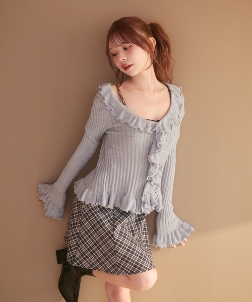 TITTY&CO.（ティティーアンドコー）の「フリルリブニット（カーディガン/ボレロ・レディース・アイボリー/ブルー/ブラック/グレー・FREE）」の6枚目の写真