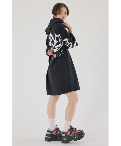 RODEO CROWNS WIDE BOWL(ロデオクラウンズワイドボウル)の「Right shoulder LOGOパーカーワンピース(ワンピース・レディース・ブラック/カーキ/オフホワイト・FREE)」の8枚目の写真
