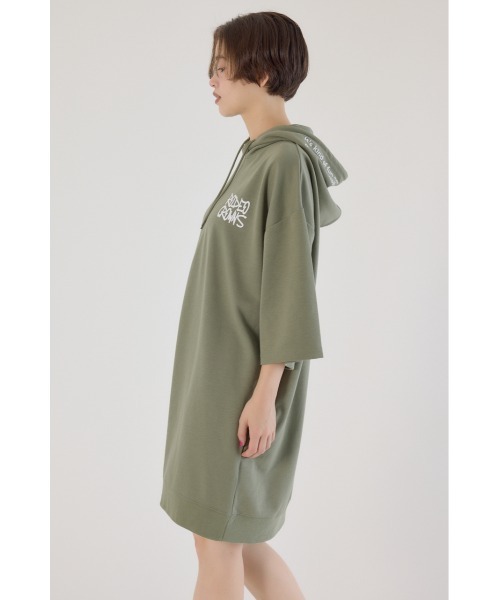 RODEO CROWNS WIDE BOWL(ロデオクラウンズワイドボウル)の「Right shoulder LOGOパーカーワンピース(ワンピース・レディース・ブラック/カーキ/オフホワイト・FREE)」の18枚目の写真
