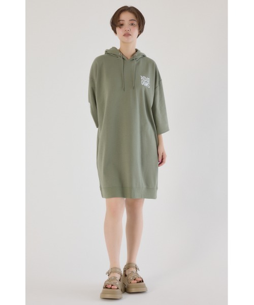 RODEO CROWNS WIDE BOWL(ロデオクラウンズワイドボウル)の「Right shoulder LOGOパーカーワンピース(ワンピース・レディース・ブラック/カーキ/オフホワイト・FREE)」の19枚目の写真