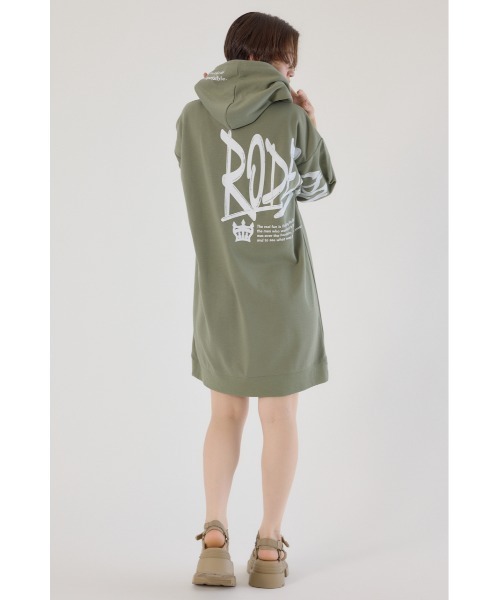 RODEO CROWNS WIDE BOWL(ロデオクラウンズワイドボウル)の「Right shoulder LOGOパーカーワンピース(ワンピース・レディース・ブラック/カーキ/オフホワイト・FREE)」の21枚目の写真