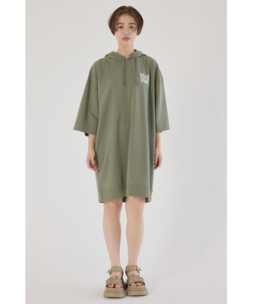 RODEO CROWNS WIDE BOWL(ロデオクラウンズワイドボウル)の「Right shoulder LOGOパーカーワンピース(ワンピース・レディース・ブラック/カーキ/オフホワイト・FREE)」の22枚目の写真