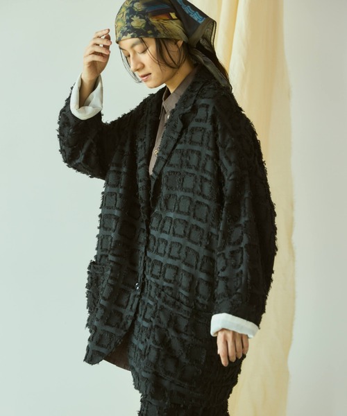 Libra Cue（リブラ キュー）の「フリンジオーバージャケット（テーラードジャケット・レディース・アイボリー/ブラック・FREE）」の2枚目の写真