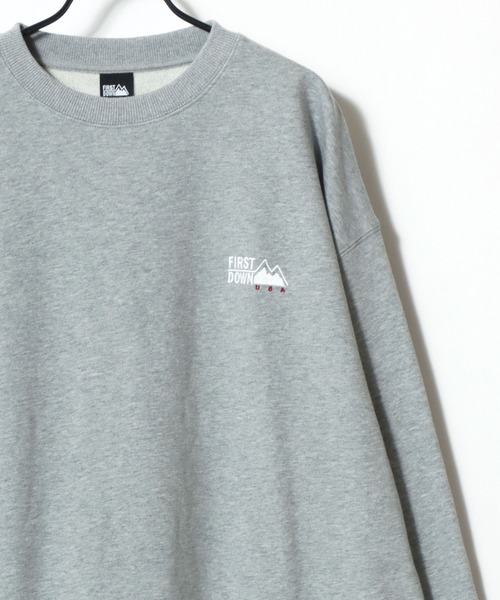 FIRST DOWN（ファーストダウン）の「FIRST DOWN/ファーストダウン LOGO CREW SWEAT/オーバーサイズ ヘビーウェイト 裏毛 ロゴ ワンポイント刺繍 クルーネック スウェット トレーナー/レディース メンズ（スウェット・メンズ・ネイビー/グレー/ブラック・M/L/XL）」の5枚目の写真