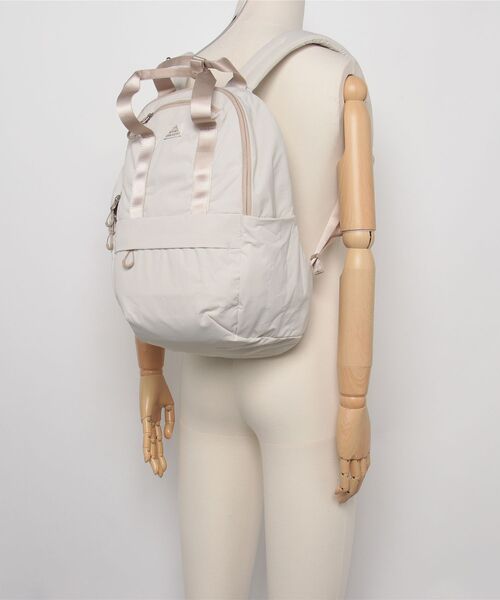 GREGORY(グレゴリー)の「スージーバックパックM SUSZY BACKPACK M アッシュベージュ(バックパック/リュック・レディース・ベージュ系その他・ONE SIZE)」の5枚目の写真