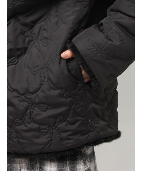 CALNAMUR（カルナムール）の「2WAYリボン＆フェイクファーキルティングコート（その他アウター・レディース・ブラック/ライトブルー/ピンク・FREE）」の8枚目の写真