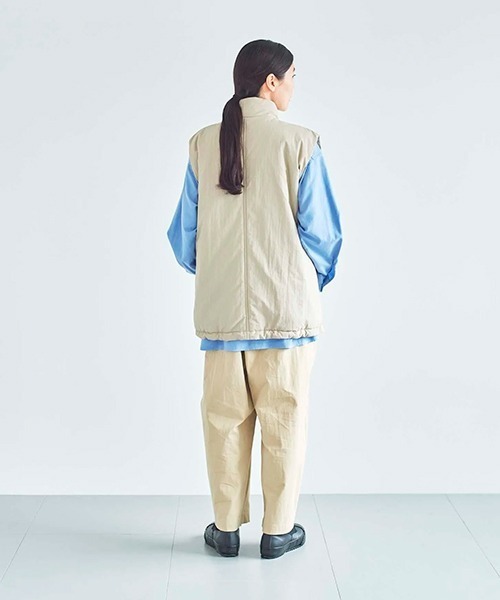 ata(アタ)の「ata vest 1. / 中綿ベスト(ベスト・レディース・チャコール/ベージュ・MEDIUM)」の16枚目の写真