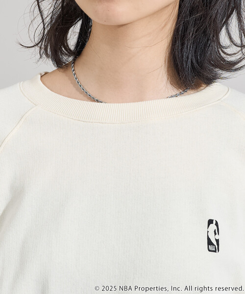 FREAK'S STORE(フリークスストア)の「NBA袖ロゴスウェット(スウェット・レディース・ライトグレー/オフホワイト/チャコールグレー・フリ-)」の13枚目の写真