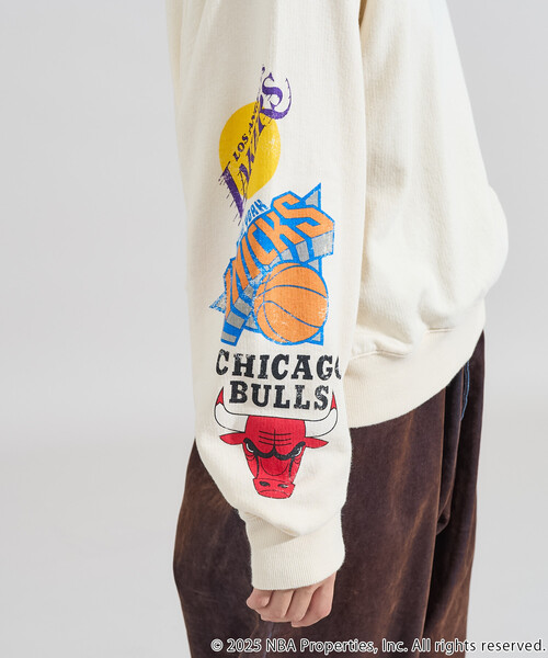FREAK'S STORE(フリークスストア)の「NBA袖ロゴスウェット(スウェット・レディース・ライトグレー/オフホワイト/チャコールグレー・フリ-)」の15枚目の写真