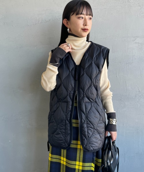 TAION（タイオン）の「【WEB限定】[TAION/タイオン] MILITARY VネックWジップ ダウンベスト（ダウンベスト・レディース・オリーブ/ブラック・L/M）」の5枚目の写真