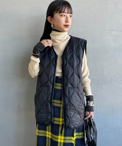 TAION（タイオン）の「【WEB限定】[TAION/タイオン] MILITARY VネックWジップ ダウンベスト（ダウンベスト・レディース・オリーブ/ブラック・L/M）」の12枚目の写真