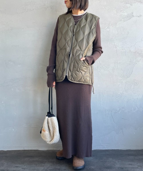 TAION（タイオン）の「【WEB限定】[TAION/タイオン] MILITARY VネックWジップ ダウンベスト（ダウンベスト・レディース・オリーブ/ブラック・L/M）」の21枚目の写真