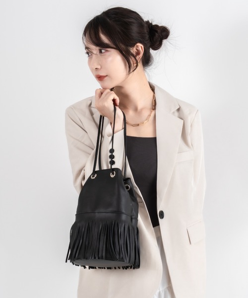 marco masi（マルコマージ）の「【MARCO MASI/マルコマージ】巾着 ショルダーバッグ バケツバッグ フリンジバッグ（ショルダーバッグ・レディース・シルバー/ブラック/アイボリー・FREE）」の6枚目の写真