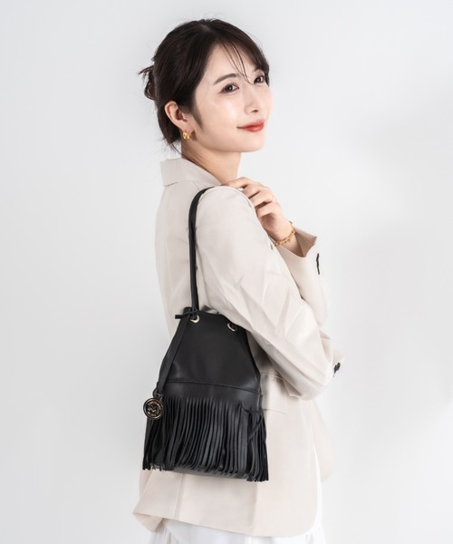 marco masi（マルコマージ）の「【MARCO MASI/マルコマージ】巾着 ショルダーバッグ バケツバッグ フリンジバッグ（ショルダーバッグ・レディース・シルバー/ブラック/アイボリー・FREE）」の4枚目の写真