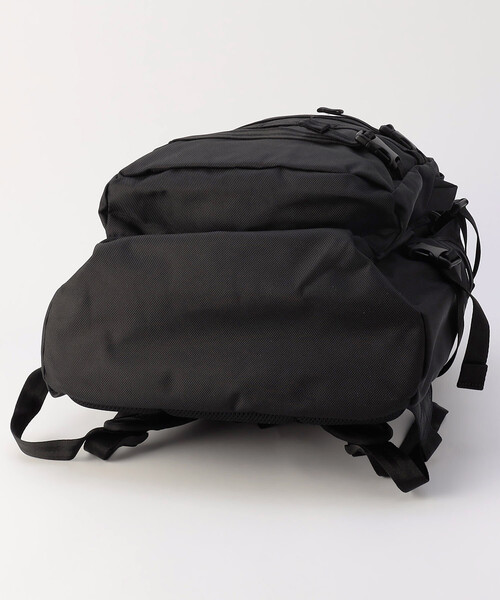 FREAK'S STORE（フリークスストア）の「限定展開 NEW ERA/ニューエラ キャリアパック 35L ブラック / 14521349（バックパック/リュック・メンズ・ブラック・ﾌﾘ-）」の9枚目の写真
