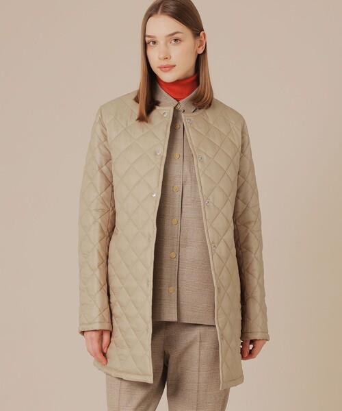 MACKINTOSH LONDON(マッキントッシュ ロンドン)の「【Precious12月号/婦人画報11月号掲載】【TilburyNocollarmiddleティルベリーノーカラーミドル】エアリーキルティングノーカラーコート(ノーカラーコート・レディース・ブラック/ワイン/ベージュ・38/40)」の2枚目の写真