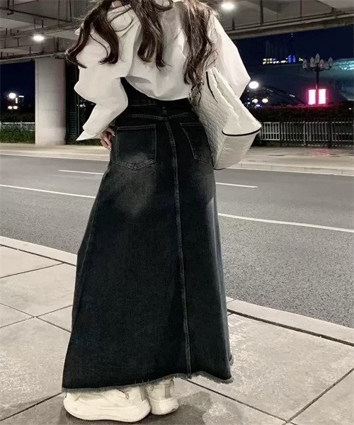 FREE STYLISTS(フリー スタイリスト)の「ハイウエスト裾フリンジロングデニムスカート(デニムスカート・レディース・ライトブラック/インディゴブルー・M/L/XS/XXL/XL/S)」の5枚目の写真