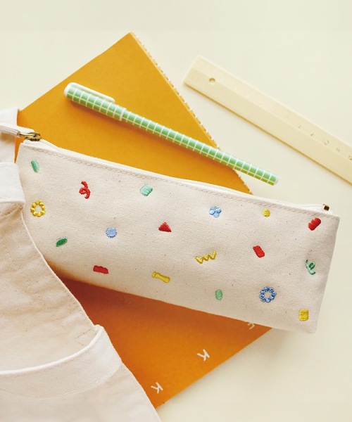 COMMON WARE（コモンウェアー）の「EC:MATOKA マトカ CANVAS PEN CASE キャンバスペンケース（ペン類・レディース・A/B/C/D/E/G/H/K/L/M/N/I/F/J・FREE）」の4枚目の写真