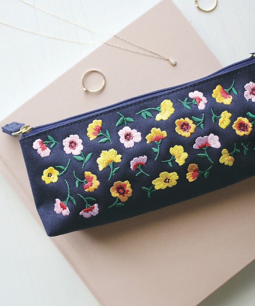 COMMON WARE（コモンウェアー）の「EC:MATOKA マトカ CANVAS PEN CASE キャンバスペンケース（ペン類・レディース・A/B/C/D/E/G/H/K/L/M/N/I/F/J・FREE）」の5枚目の写真