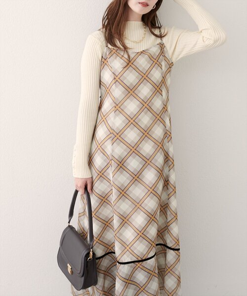 natural couture（ナチュラルクチュール）の「ベロア切り替えキャミワンピース（ワンピース・レディース・ブラウン/ブラウン系その他・FREE）」の3枚目の写真