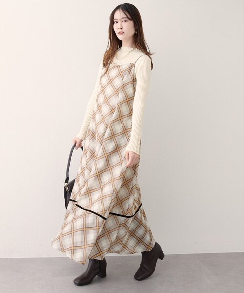 natural couture（ナチュラルクチュール）の「ベロア切り替えキャミワンピース（ワンピース・レディース・ブラウン/ブラウン系その他・FREE）」の8枚目の写真