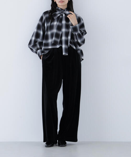 NATURAL BEAUTY BASIC(ナチュラルビューティーベーシック)の「◇ベロアイージーパンツ(その他パンツ・レディース・ブラック/グレイッシュベージュ・MEDIUM/P/S)」の22枚目の写真