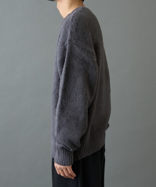 COLONY 2139（コロニートゥーワンスリーナイン）の「モヘアライクハンドライティングニット（ニット/セーター・メンズ・ブラウン/ブラック/グレー・LARGE/MEDIUM）」の20枚目の写真