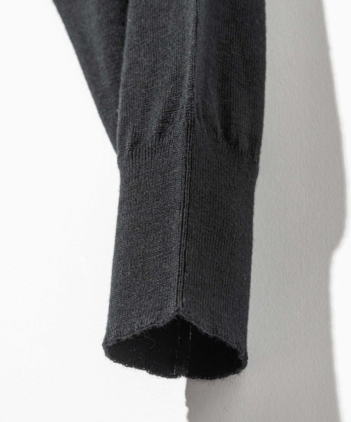 JOHN SMEDLEY(ジョンスメドレー)の「JOHN SMEDLEY AMITY ジョンスメドレー 長袖 ハイネック メリノウール ニット(ニット/セーター・レディース・ブラック/チャコール・LARGE/MEDIUM/SMALL)」の5枚目の写真