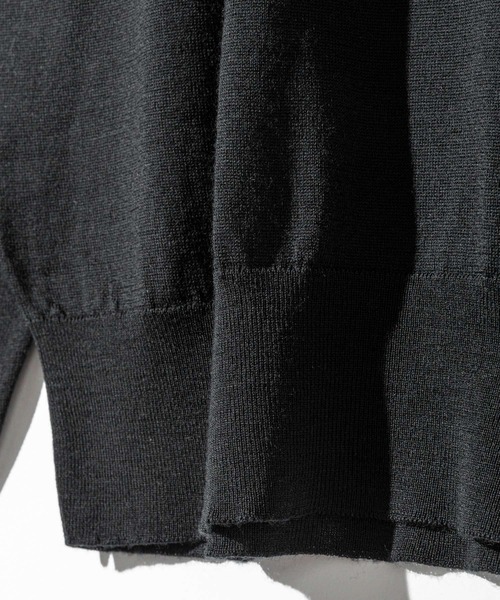 JOHN SMEDLEY(ジョンスメドレー)の「JOHN SMEDLEY AMITY ジョンスメドレー 長袖 ハイネック メリノウール ニット(ニット/セーター・レディース・ブラック/チャコール・LARGE/MEDIUM/SMALL)」の6枚目の写真