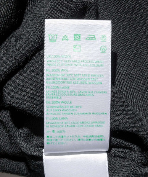 JOHN SMEDLEY(ジョンスメドレー)の「JOHN SMEDLEY AMITY ジョンスメドレー 長袖 ハイネック メリノウール ニット(ニット/セーター・レディース・ブラック/チャコール・LARGE/MEDIUM/SMALL)」の8枚目の写真