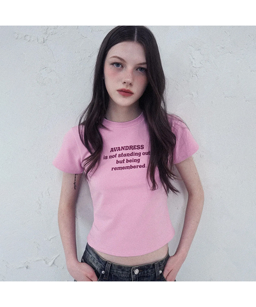 AVANDRESS(アバンドレス )の「Rizz Crop T-Shirt - 5COL(Tシャツ/カットソー・レディース・ライトブルー/アイボリー/ホワイト×レッド/ピンク系その他/ピンク・SMALL/MEDIUM)」の5枚目の写真