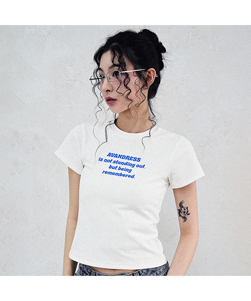 AVANDRESS(アバンドレス )の「Rizz Crop T-Shirt - 5COL(Tシャツ/カットソー・レディース・ライトブルー/アイボリー/ホワイト×レッド/ピンク系その他/ピンク・SMALL/MEDIUM)」の1枚目の写真