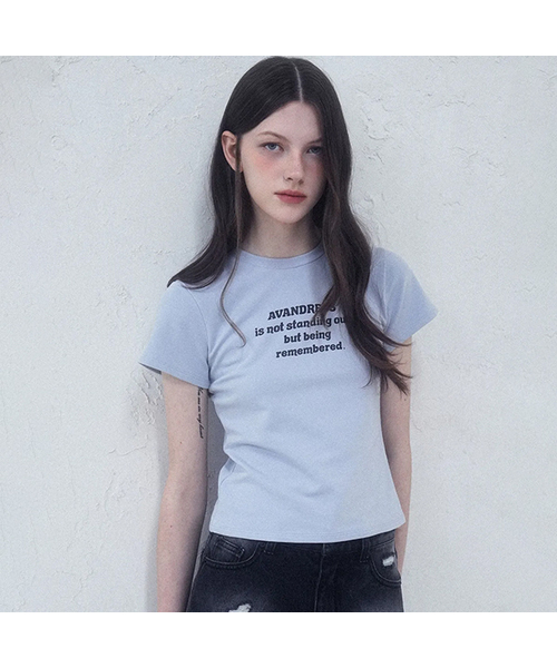 AVANDRESS(アバンドレス )の「Rizz Crop T-Shirt - 5COL(Tシャツ/カットソー・レディース・ライトブルー/アイボリー/ホワイト×レッド/ピンク系その他/ピンク・SMALL/MEDIUM)」の3枚目の写真