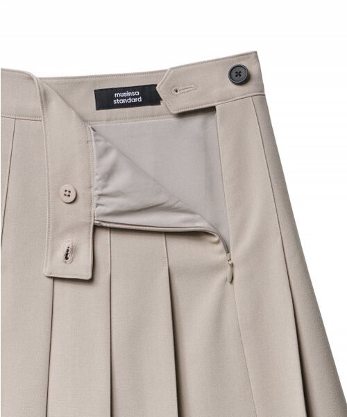 MUSINSA STANDARD WOMAN(ムシンサスタンダードウーマン)の「レディースプリーツミニスカート【ライトベージュ】(スカート・レディース・その他・SMALL/MEDIUM/LARGE/X-SMALL)」の5枚目の写真