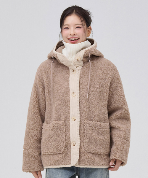 CHASECULT(チェイスカルト)の「女性ボアフードコート-ベージュ(その他アウター・レディース・Beige・85/90)」の3枚目の写真
