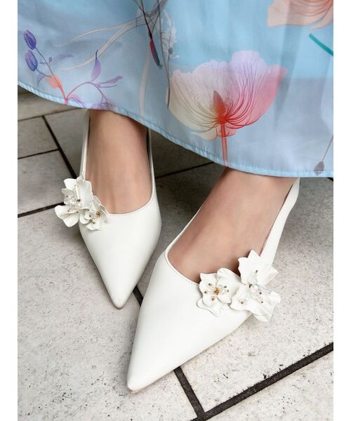 RESEXXY（リゼクシー）の「2WAYモチーフミュール（パンプス・レディース・ホワイト/ピンク/ブラック・SMALL/MEDIUM/LARGE）」の2枚目の写真