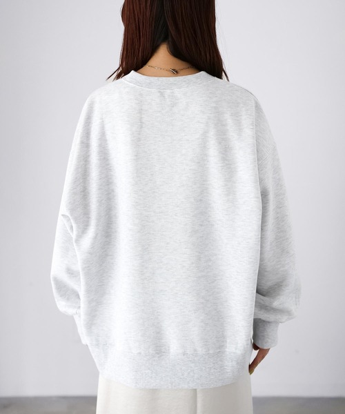 Riberry(リベリー)の「カレッジロゴ刺繍裏起毛スウェット(スウェット・レディース・ダークブラウン/チャコールグレー/オートミール・FREE)」の16枚目の写真