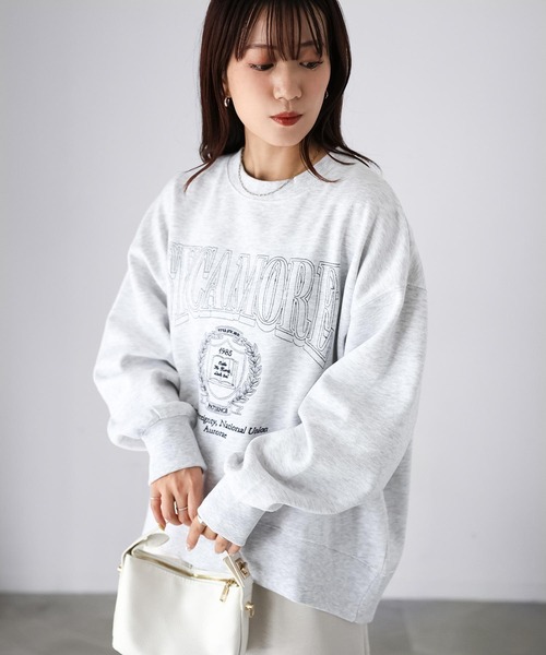 Riberry(リベリー)の「カレッジロゴ刺繍裏起毛スウェット(スウェット・レディース・ダークブラウン/チャコールグレー/オートミール・FREE)」の6枚目の写真