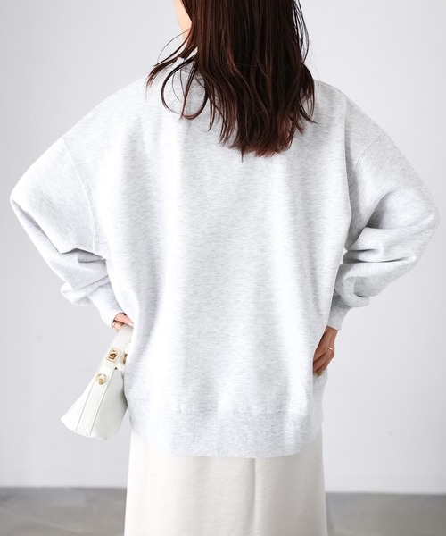 Riberry(リベリー)の「カレッジロゴ刺繍裏起毛スウェット(スウェット・レディース・ダークブラウン/チャコールグレー/オートミール・FREE)」の8枚目の写真