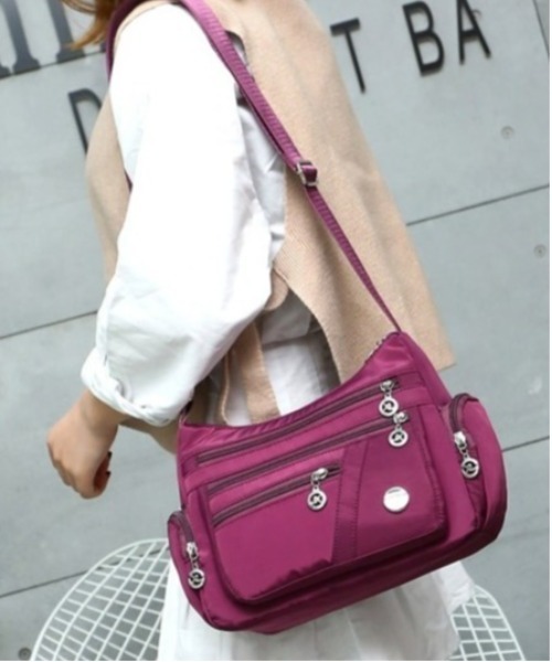 BACKYARD FAMILY(バックヤードファミリー)の「ショルダーバッグ kbag8881(ショルダーバッグ・レディース・ワインレッド/ブラック/マジェンタ/パープル/ネイビー・FREE)」の1枚目の写真