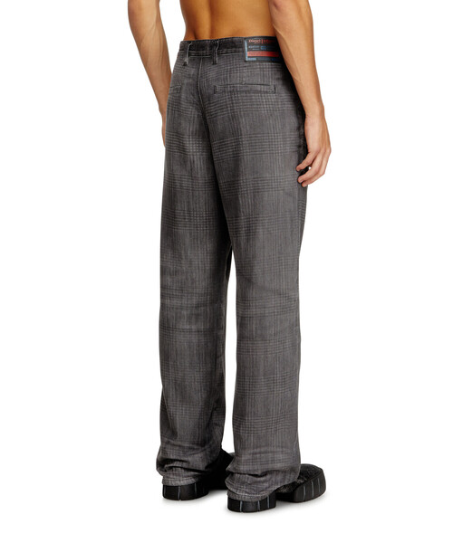 DIESEL(ディーゼル)の「メンズ レギュラーフィットデニムパンツ D-PHANT-CHINO-S2(デニムパンツ・メンズ・ブラック・28inch/26inch/34inch/32inch/30inch)」の2枚目の写真
