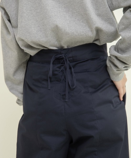 CHILD WOMAN(チャイルドウーマン)の「ツイル 後ろレースアップセーラーパンツ(その他パンツ・レディース・ベージュ/ネイビー・36/38)」の7枚目の写真