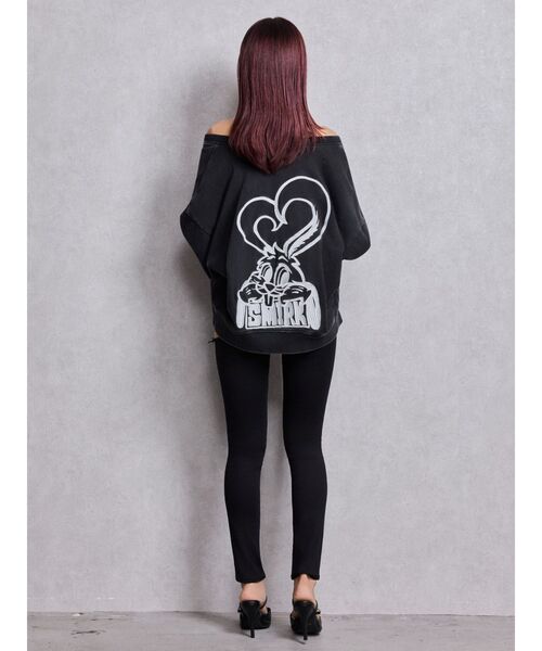 GYDA（ジェイダ）の「VネックSMIRK BUNNYスウェットトップス（スウェット・レディース・ブラック/オフホワイト/ピンク/ネイビー・FREE）」の18枚目の写真